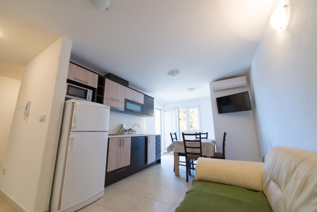 Apartments Karlo Baška Voda Habitación foto